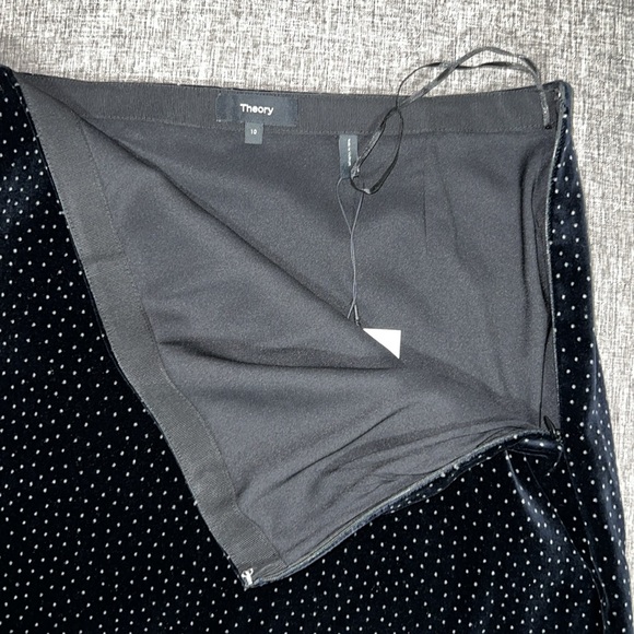 New Theory A Line Mini Black/White Dot Velvet Skirt Size 10 & 8 - Picture 3 of 8